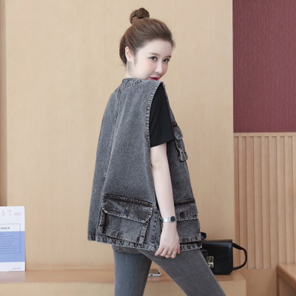 Ženski široki prsluk s džepovima i gumbima