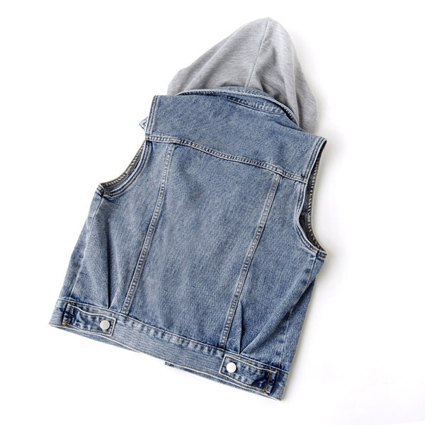 Γυναικείο γιλέκο τζιν με κουκούλα και κορδόνια
