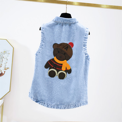 Γυναικείο γιλέκο τζιν με πολύχρωμες εφαρμογές και κέντημα