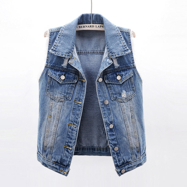 Moderan ženski traper prsluk sa poderanim motivima i metalnim cekerima