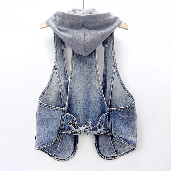 Γυναικείο γιλέκο τζιν με κουκούλα σε μπλε χρώμα