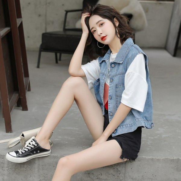 Ženski traper prsluk s aplikacijom na leđima