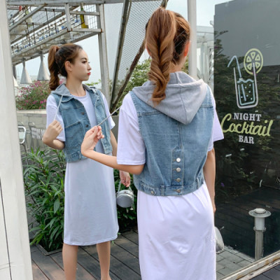 Kratki pripijeni traper prsluk s kapuljačom