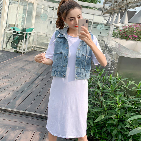 Kratki pripijeni traper prsluk s kapuljačom