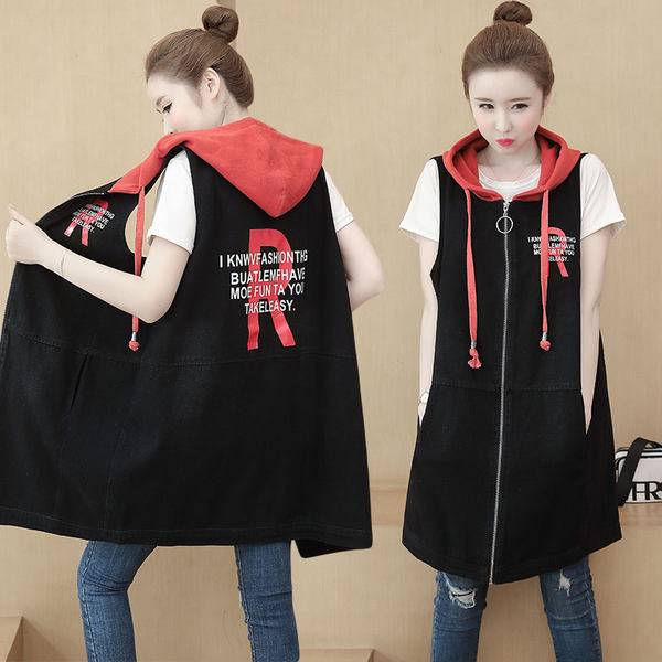 Ženski dugi prsluk sa natpisima i kapuljačom