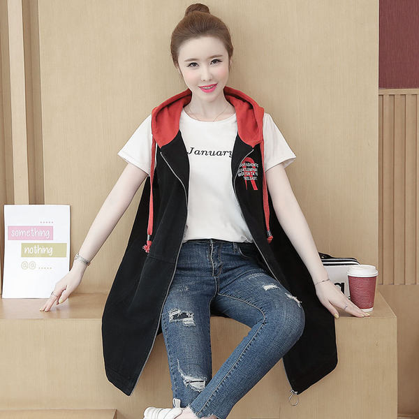 Ženski dugi prsluk sa natpisima i kapuljačom