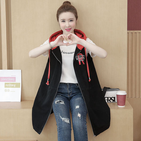 Ženski dugi prsluk sa natpisima i kapuljačom