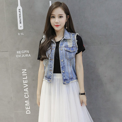 Γυναικείο γιλέκο τζιν με κουμπιά και σκισμένα μοτίβα