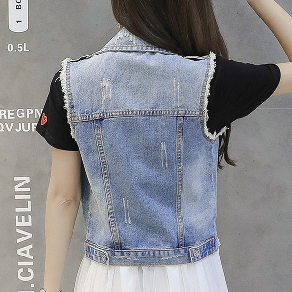 Γυναικείο γιλέκο τζιν με κουμπιά και σκισμένα μοτίβα