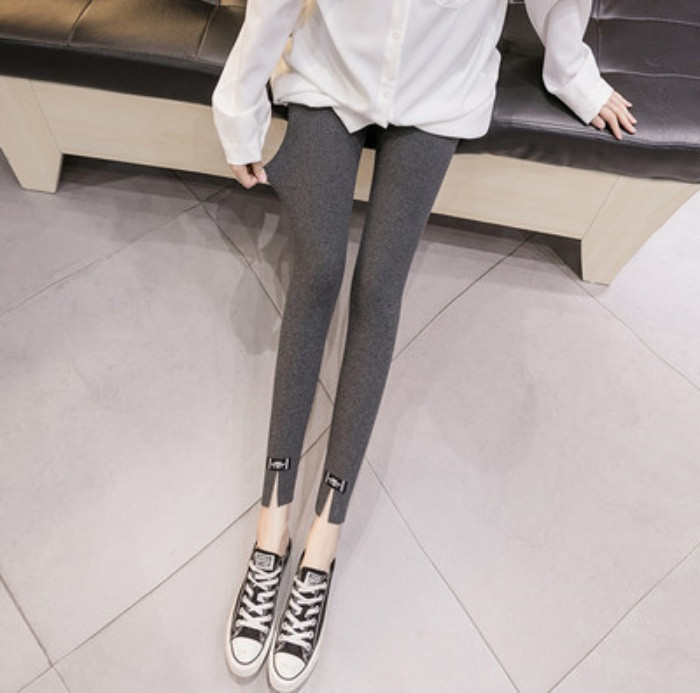 Ženski aktualni jednobojni model na klin za trudnice