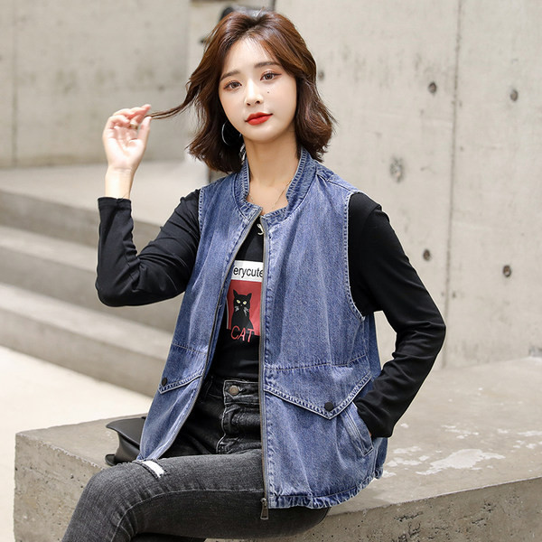 Γυναικείο γιλέκο τζιν με τσέπες και φερμουάρ