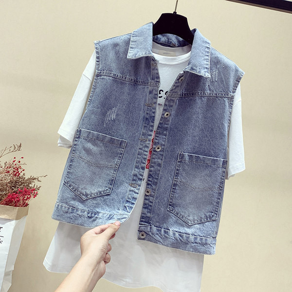 Γυναικείο γιλέκο τζιν με επιγραφές και κουμπιά