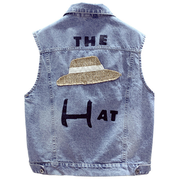 Γυναικείο γιλέκο τζιν με επιγραφές και κουμπιά