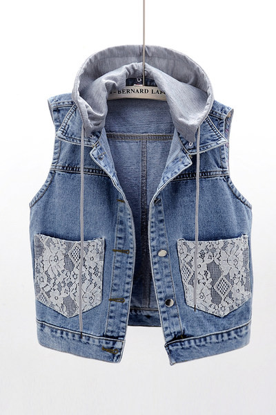 Γυναικείο γιλέκο τζιν με κουκούλα και τσέπες από δαντέλα