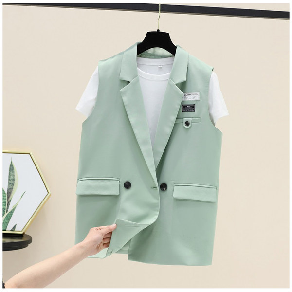 Moderan ženski prsluk s gumbima