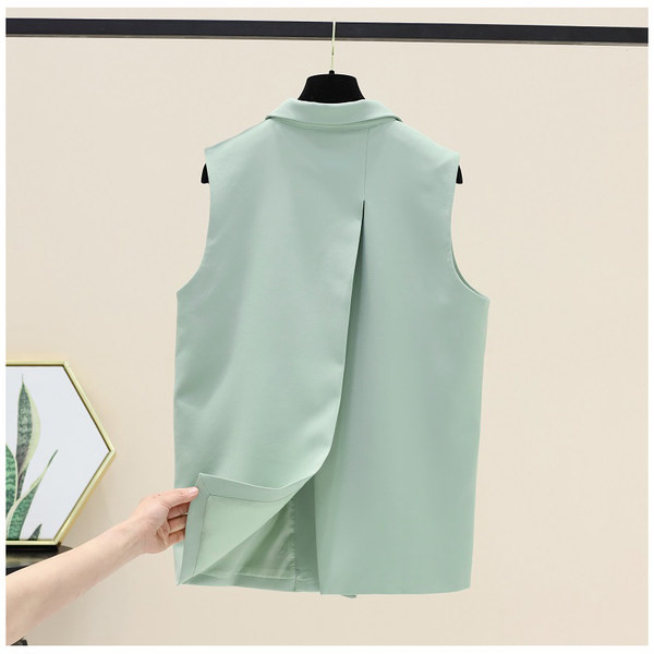 Moderan ženski prsluk s gumbima