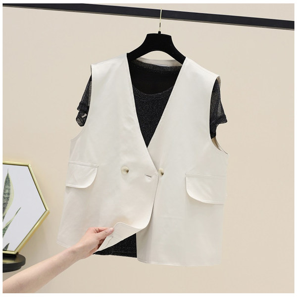 Moderan ženski prsluk s gumbima i imitacijom džepova