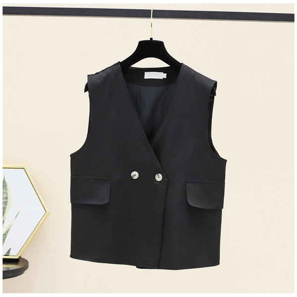 Moderan ženski prsluk s gumbima i imitacijom džepova