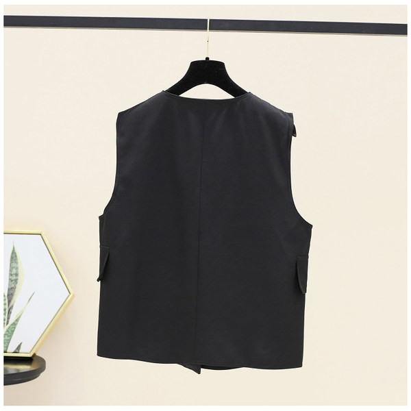 Moderan ženski prsluk s gumbima i imitacijom džepova