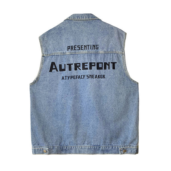 Ženski traper prsluk sa izvezenim natpisom na leđima