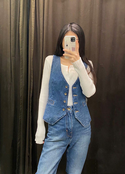 Ženski pripijeni traper prsluk s gumbima