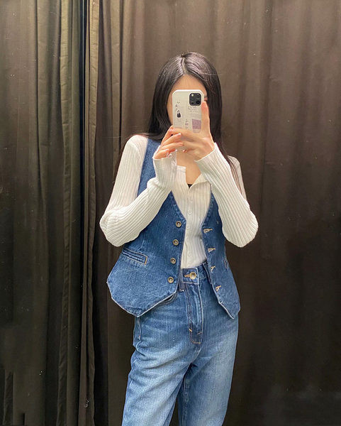 Ženski pripijeni traper prsluk s gumbima