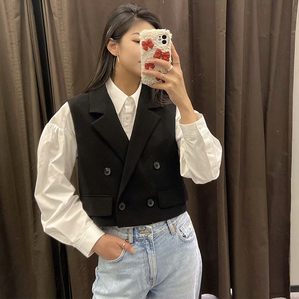 Moderan kratki prsluk s dvorednim kopčanjem