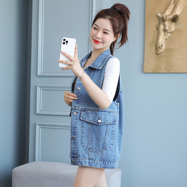 Γυναικείο casual γιλέκο με επιγραφή και κουμπιά