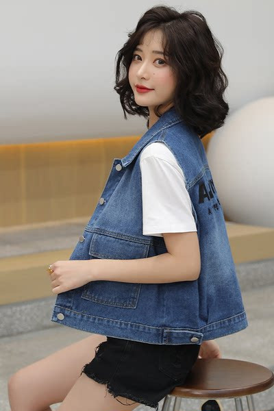 Ženski ležerni traper prsluk sa natpisom i džepovima