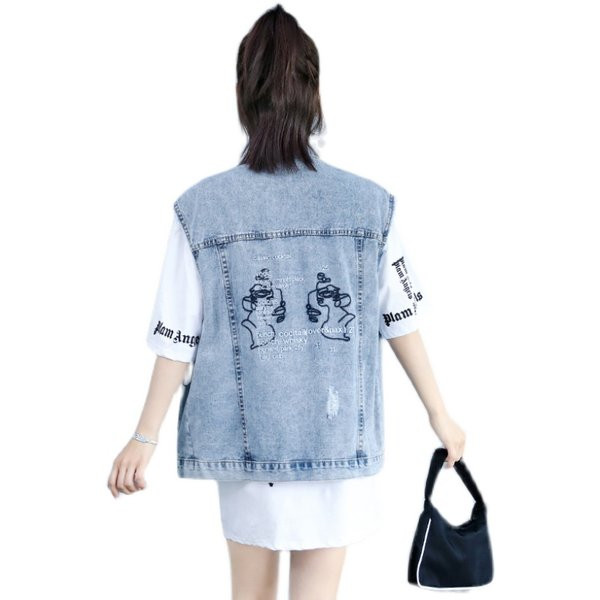 Ženski prsluk s džepovima i vezom