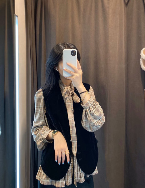 Γυναικείο βελούδο γιλέκο με κουμπιά