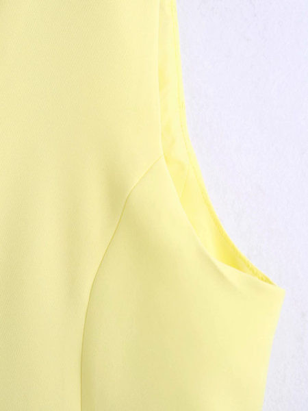 Ženski pripijeni prsluk s gumbima