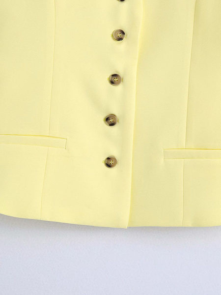 Ženski pripijeni prsluk s gumbima