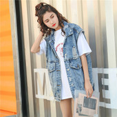 Jednobojni ženski prsluk s gumbima i džepovima