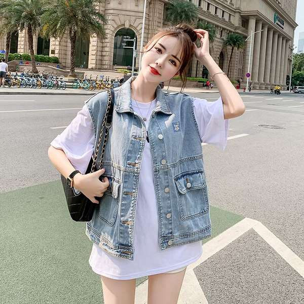 Ležeran ženski traper prsluk s gumbima u plavoj i boji