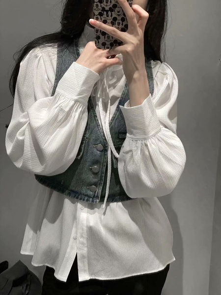 Κοντό γιλέκο τζιν με λαιμόκοψη