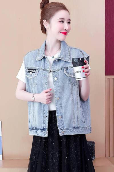 Ležerni traper ženski prsluk s gumbima u plavoj boji