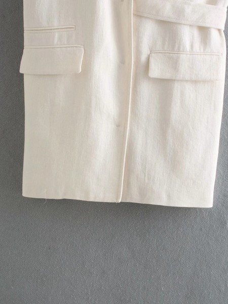 Γυναικείο μακρύ γιλέκο με ασύμμετρη στερέωση