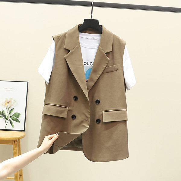 Moderan prsluk s gumbima i imitacijom džepova