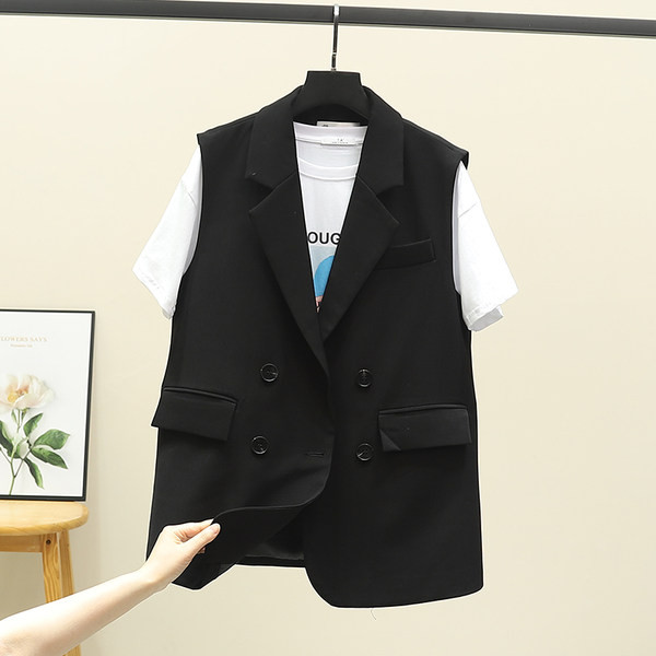 Moderan prsluk s gumbima i imitacijom džepova