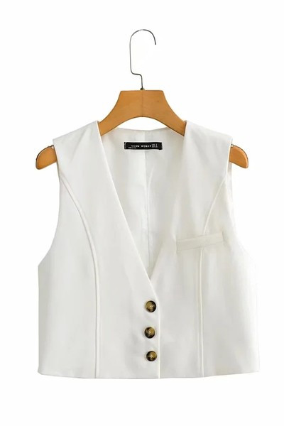 Kratki krojeni prsluk s gumbima i špic izrezom