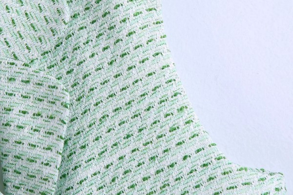 Uklopljeni kratki prsluk s gumbima