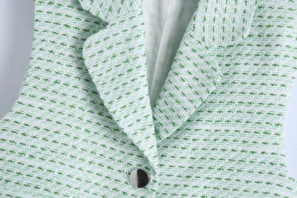 Uklopljeni kratki prsluk s gumbima