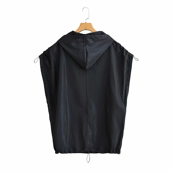 Αθλητικό και καθημερινό γιλέκο με τσέπη και κουκούλα