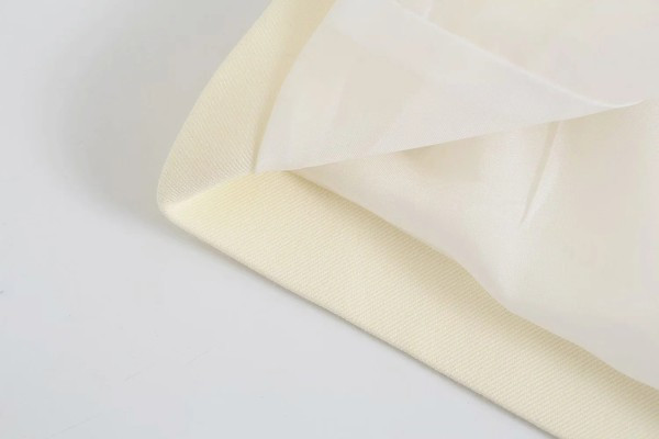 Γυναικείο γιλέκο με ζώνη και τσέπες