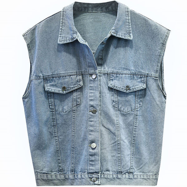 Γυναικείο γιλέκο τζιν με κεντήματα και επιγραφές