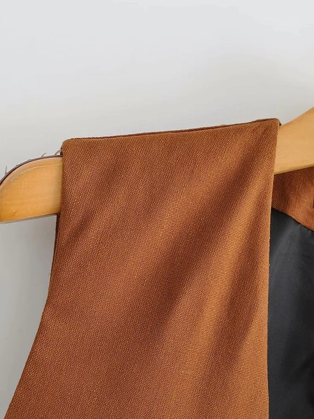 Γυναικείο γιλέκο με λαιμόκοψη και κουμπιά