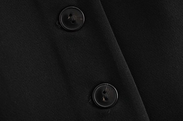 Ravni model prsluka s gumbima za žene