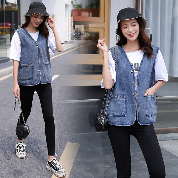 Γυναικείο γιλέκο με τσέπες και κουμπιά σε μπλε χρώμα