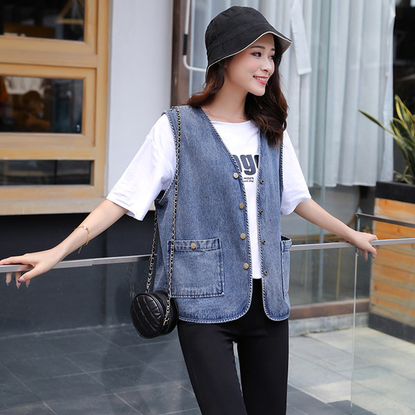 Γυναικείο γιλέκο με τσέπες και κουμπιά σε μπλε χρώμα